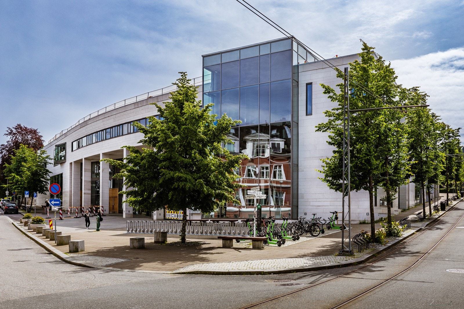 Studentsenteret på høyden, like ved Galleribilde
