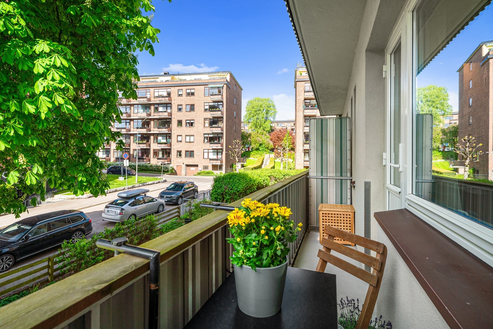 Her har du plass til hyggelig cafésett, som den perfekte forlengelsen av stuen på sommertid Galleribilde