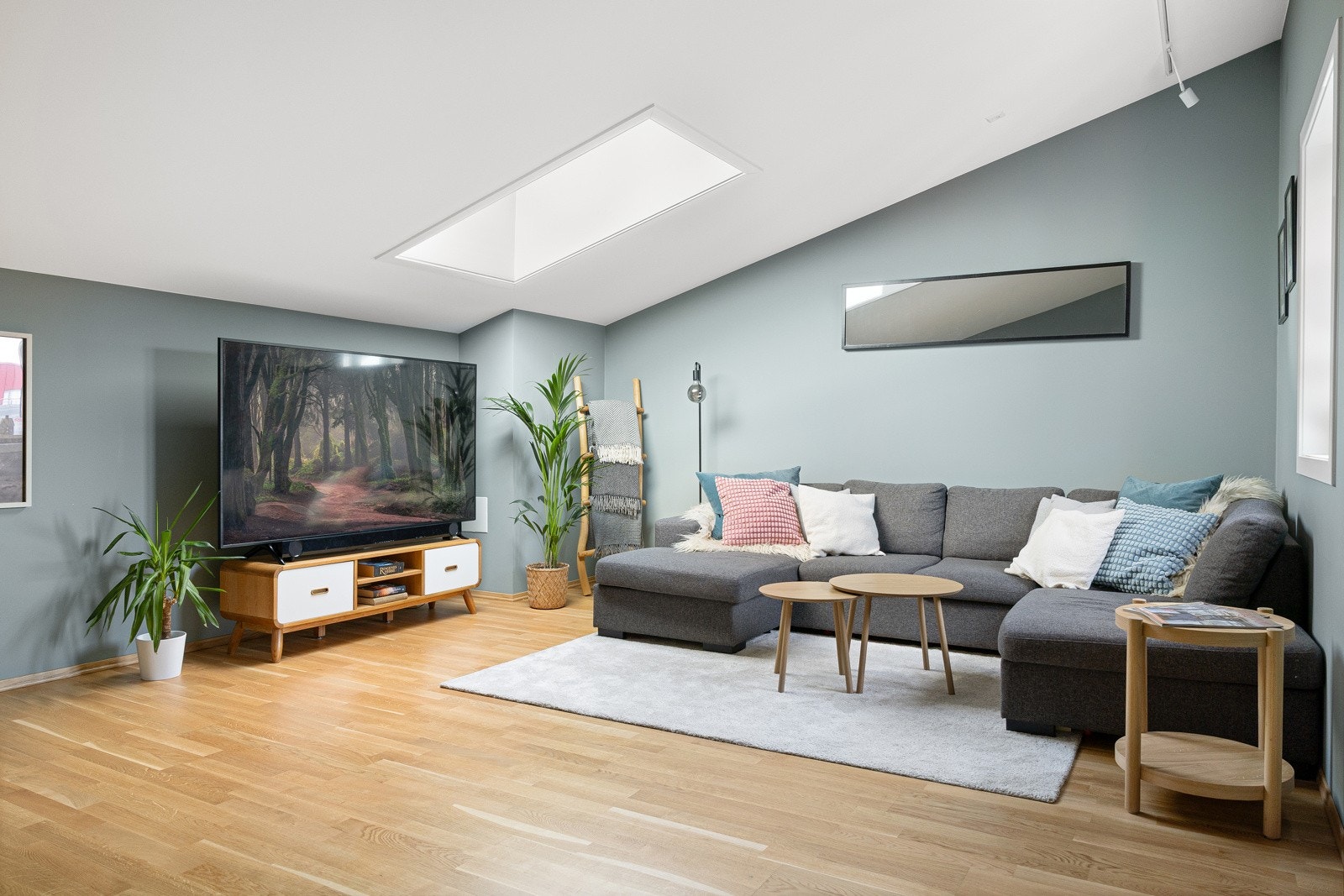 Dette er et rom med mange møbleringsmuligheter etter behov Galleribilde