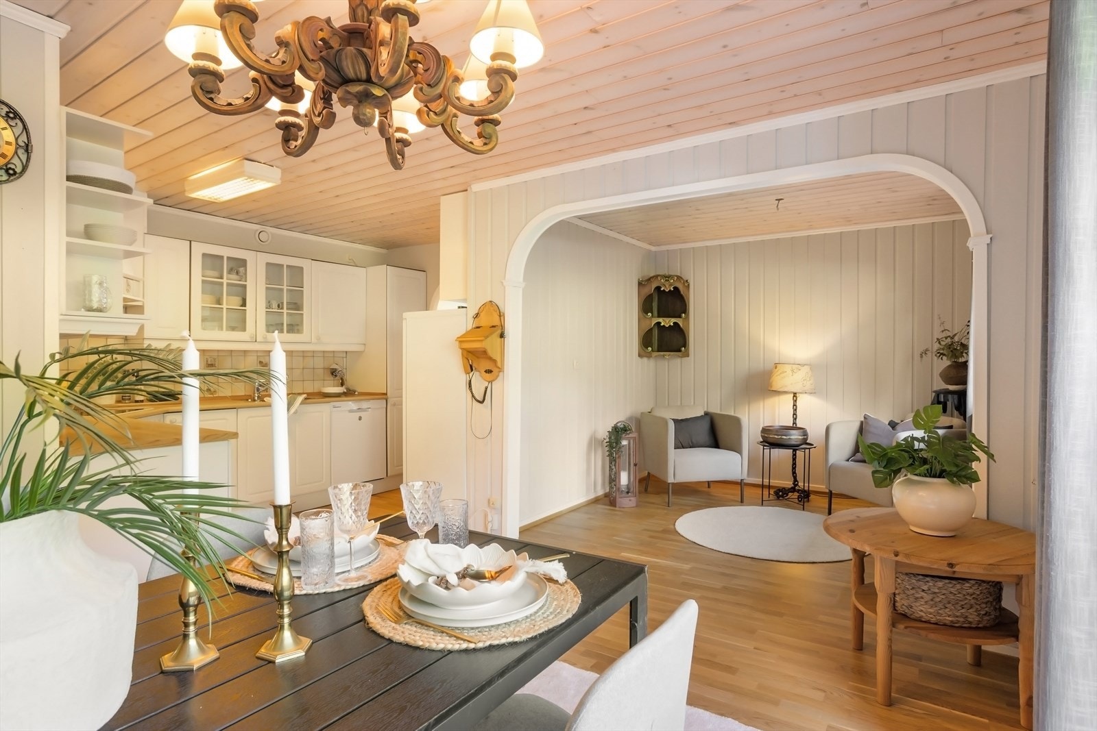 Boligen deles inn i flere gode soner og byr på mange møbleringsmuligheter. Galleribilde