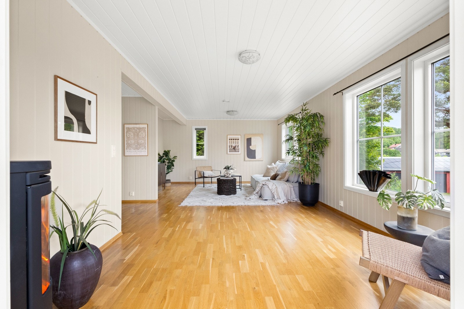 Stuen er lys og fin med gode møbleringsmuligheter. Galleribilde