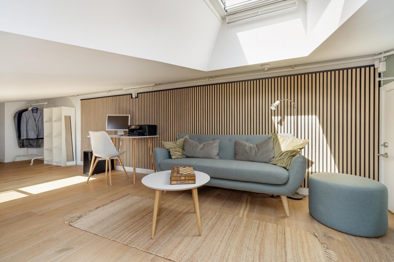 Perfekt som en TV-stue, kontor, lagring eller en ekstra overnattingsplass når man har besøk. Galleribilde