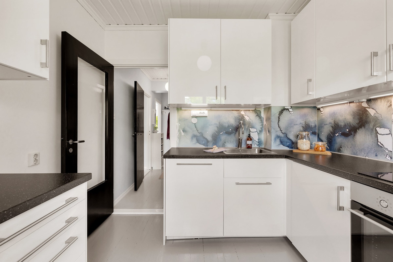 Ventilator i overskap med kullfilter. Galleribilde