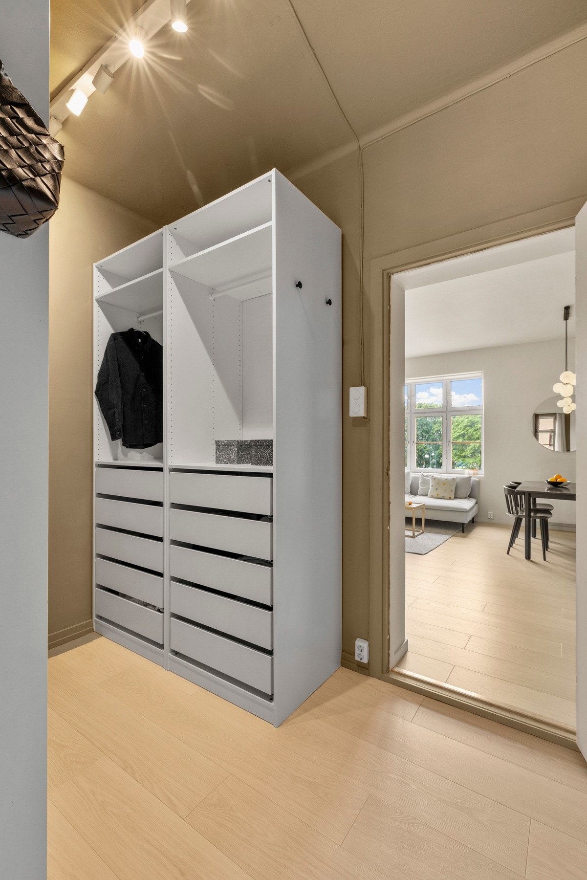 - Rikelig med lagringsplass - Galleribilde