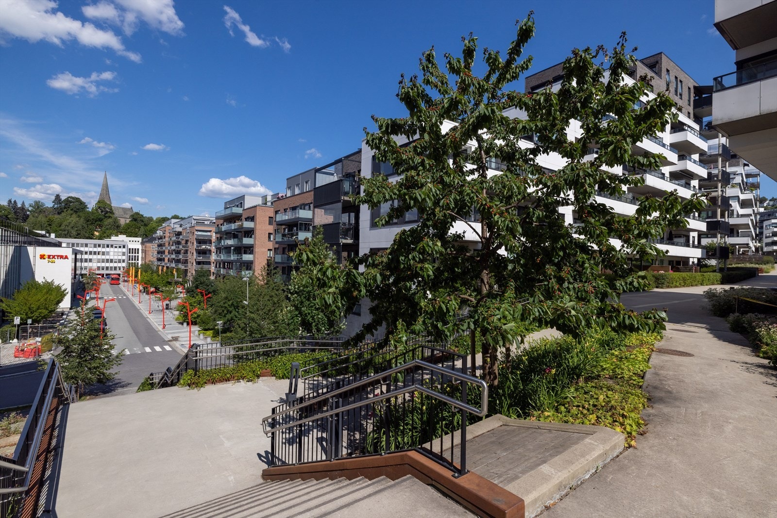 God tilgang til buss 54, 34, 70 og 74 fra boligen. Galleribilde