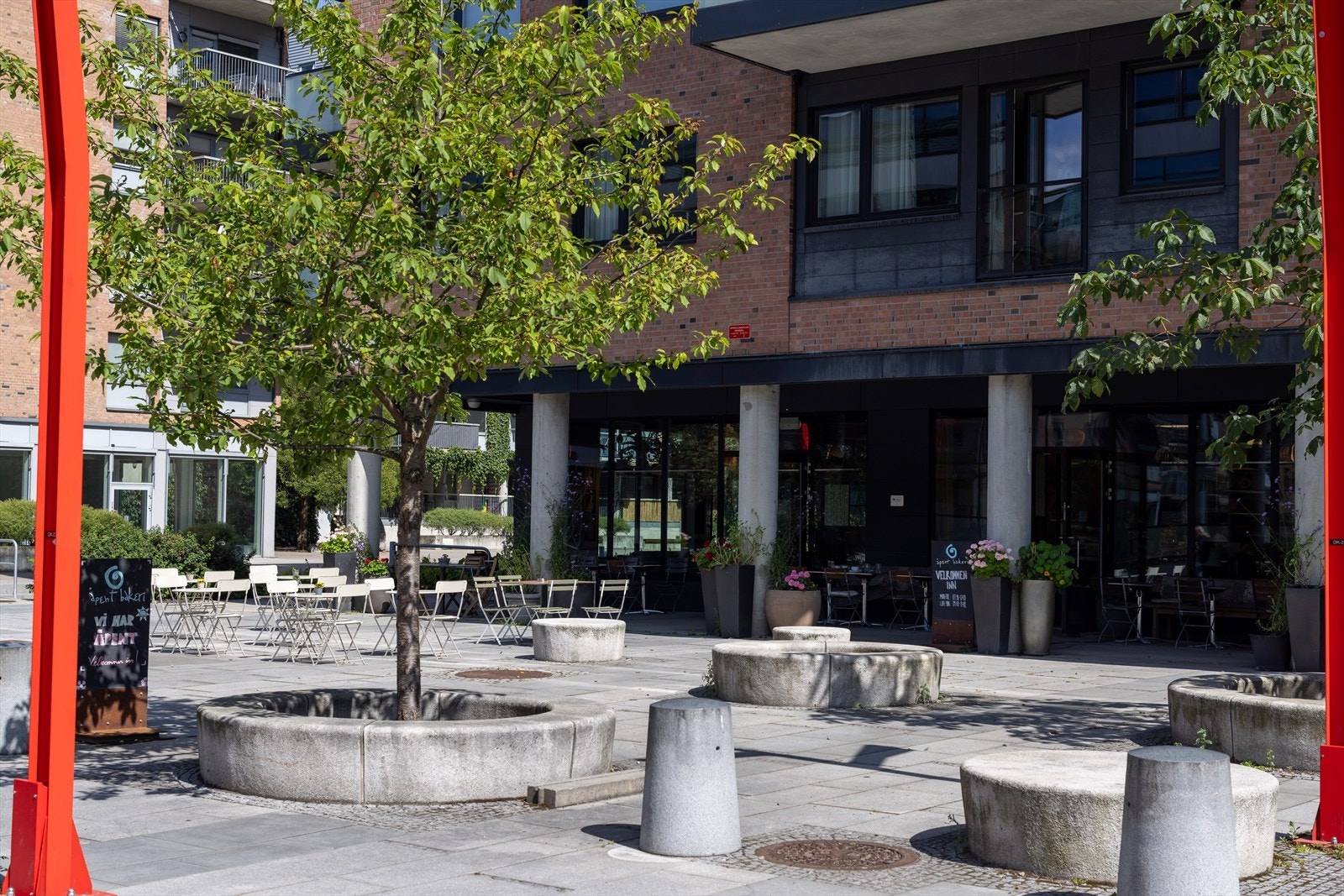 Du har Åpent Bakeri kun noen minutters gange fra boligen. Galleribilde