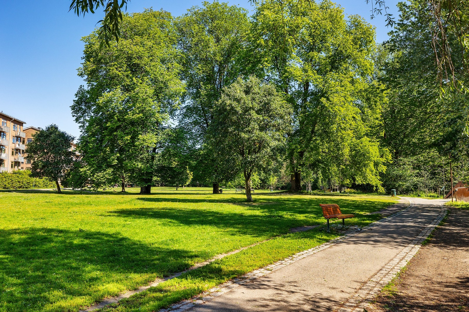 Leiligheten ligger like ved Bjølsendumpa, et grønt og idyllisk område langs Akerselva. Galleribilde