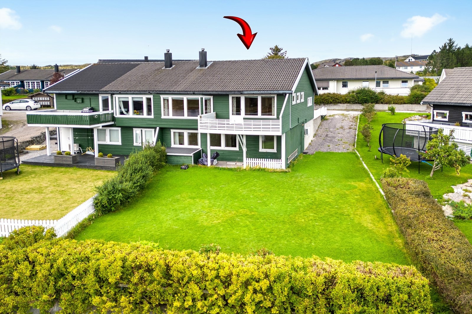 Her har vi en romslig bolig over to etasjer med flott beliggenhet Galleribilde