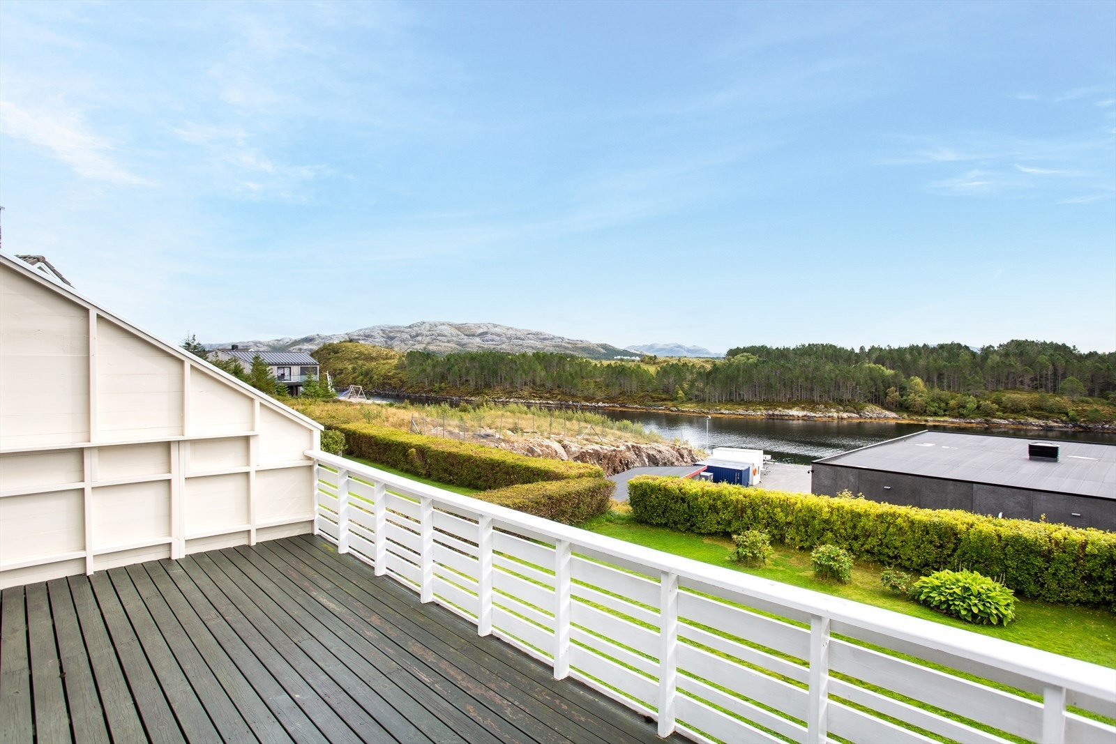 Flott utsikt fra verandaen Galleribilde