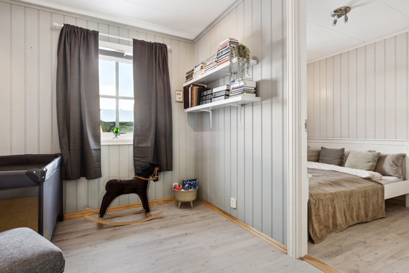 Soverom 2 er et gjennomgangsrom til soverom 3 Galleribilde