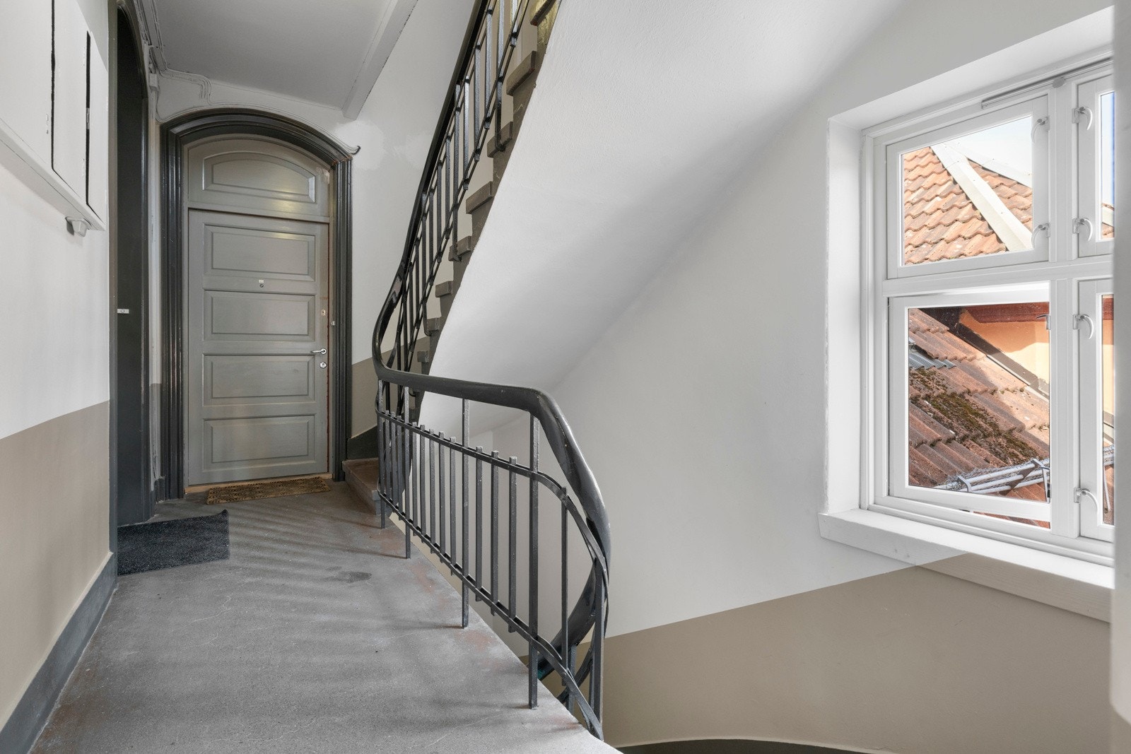 Pen og vedlikeholdt trappoppgang. Galleribilde