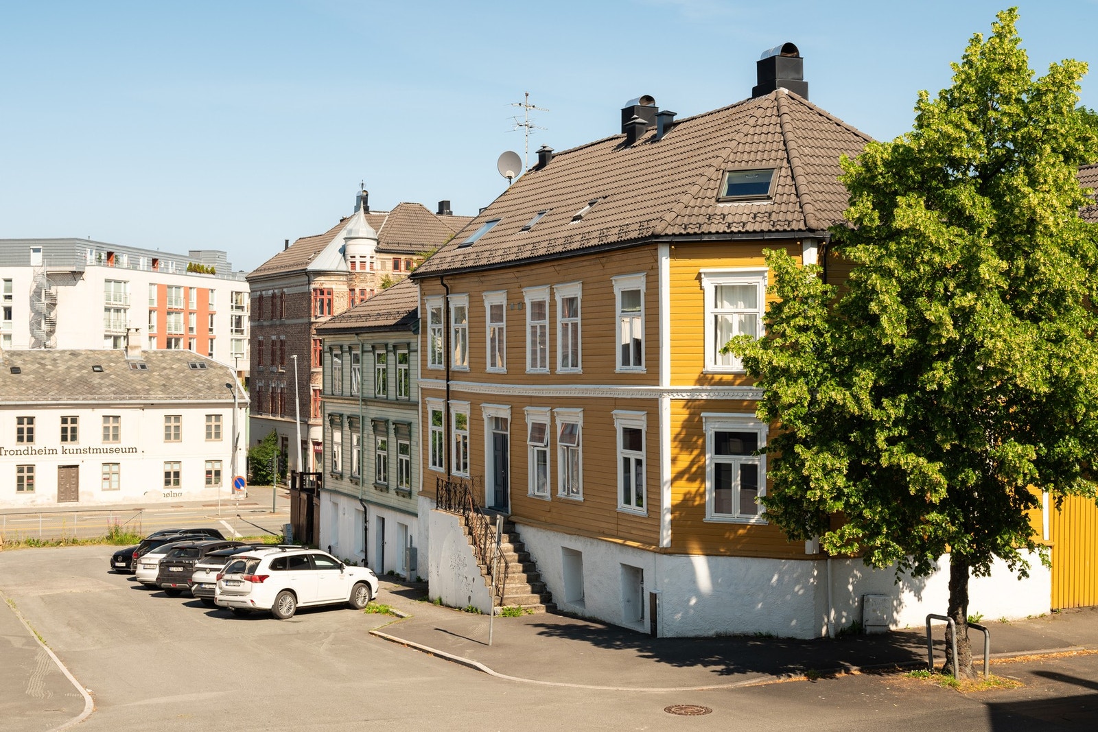 Velkommen til Wessels gate 3A! Eiendommen har en attraktiv beliggenhet i sentrum av Trondheim på Møllenberg. Galleribilde