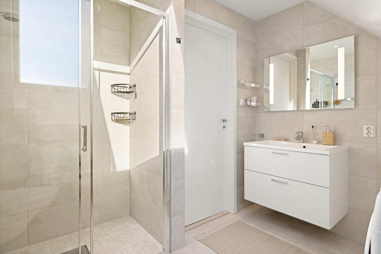 Badet fremstår moderne. Galleribilde