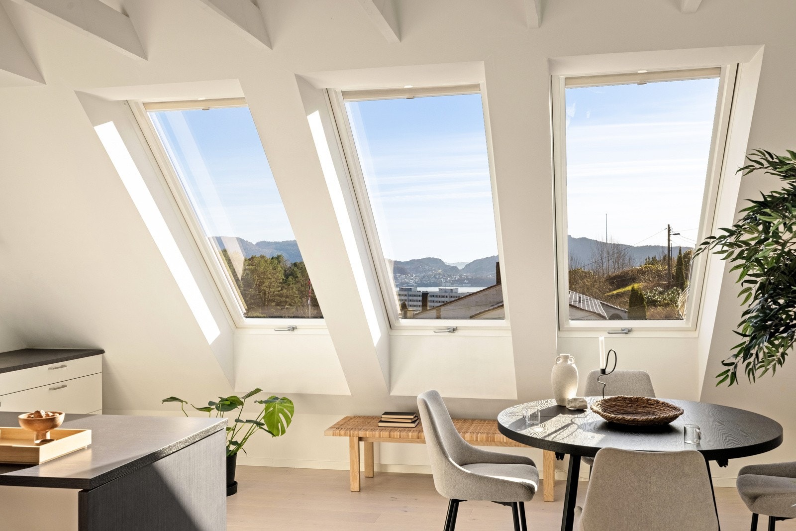 Fra stuevinduene har man en herlig og fri utsikt. Galleribilde