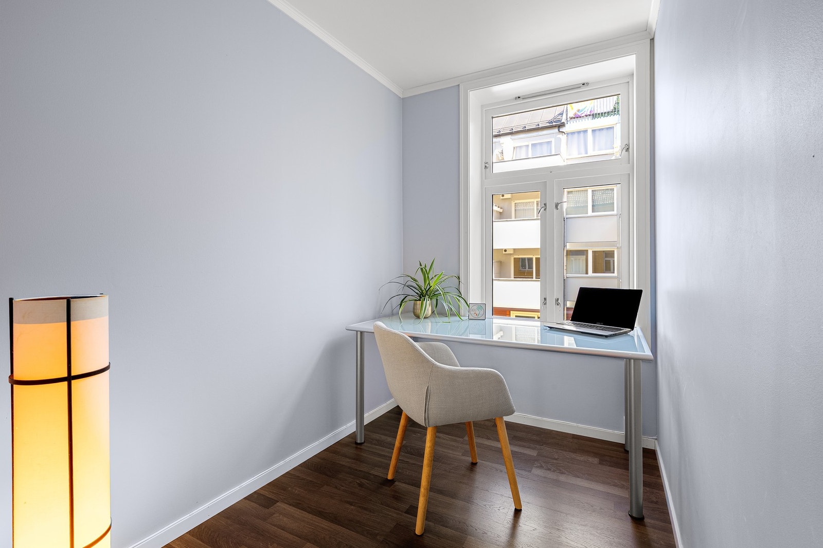 Flott kontor på 4,3 kvadratmeter. Galleribilde