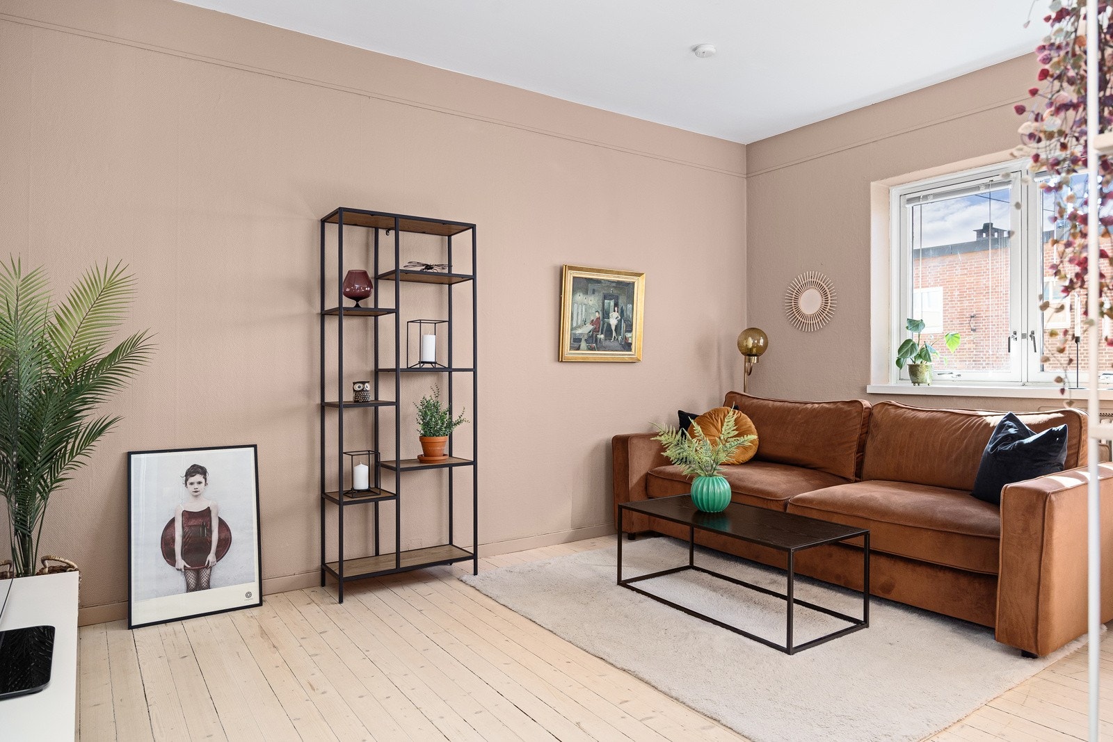 Velkommen til Siloveien 6 - Presentert av Steinar Hånes (957 71 033) og Bård Tisthamar (900 29 357) Galleribilde