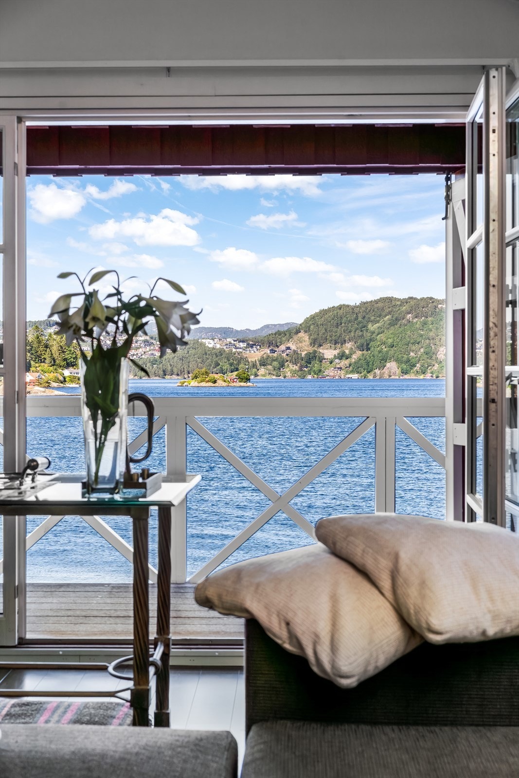 Utgang til takoverbygget balkong. Galleribilde