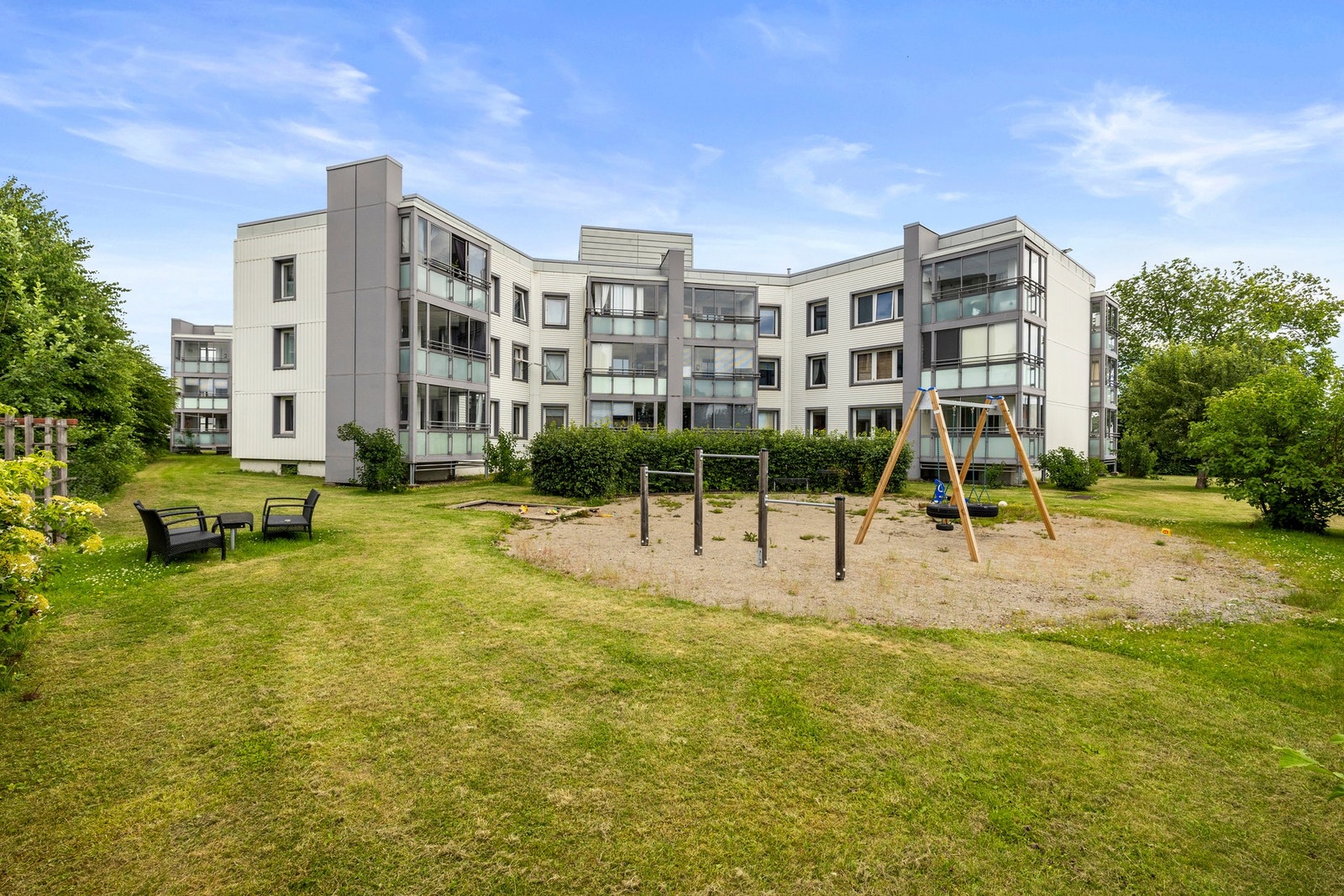 Binh Nguyen v/EIE Lillestrøm har gleden av å presentere Lundsalleen 26B! Galleribilde