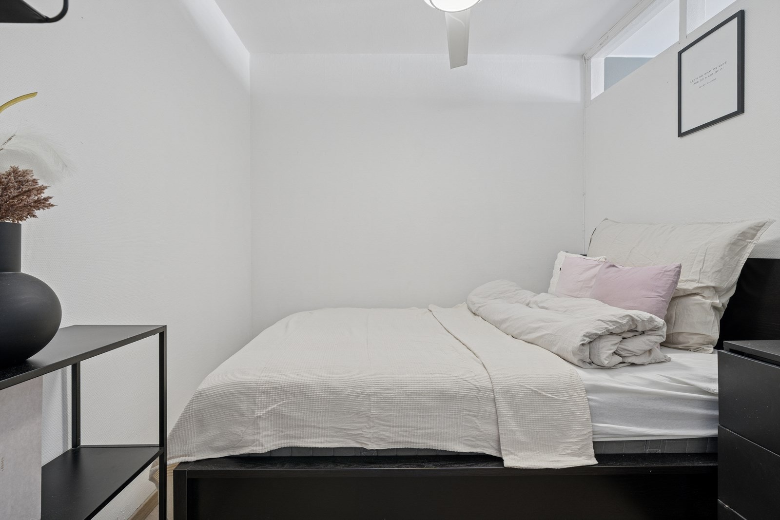 Leiligheten er oppgradert med en romslig og praktisk sovealkove. Galleribilde