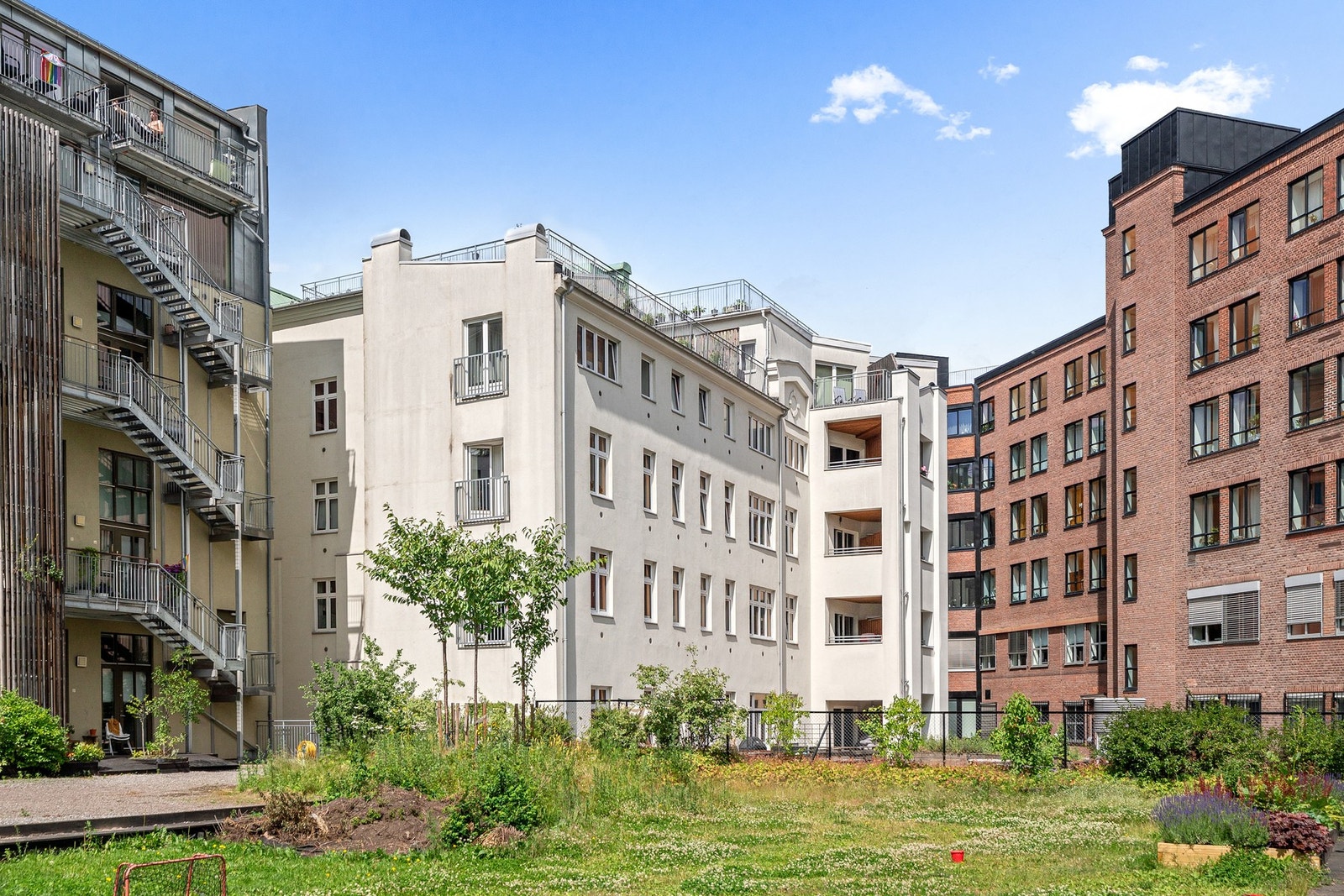 Sentral, men tilbaketrukket beliggenhet med kort vei til et bredt utvalg av fasiliteter og servicetilbud. Galleribilde