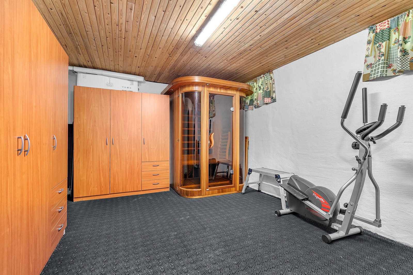 Kjelleretasje - Bod Galleribilde