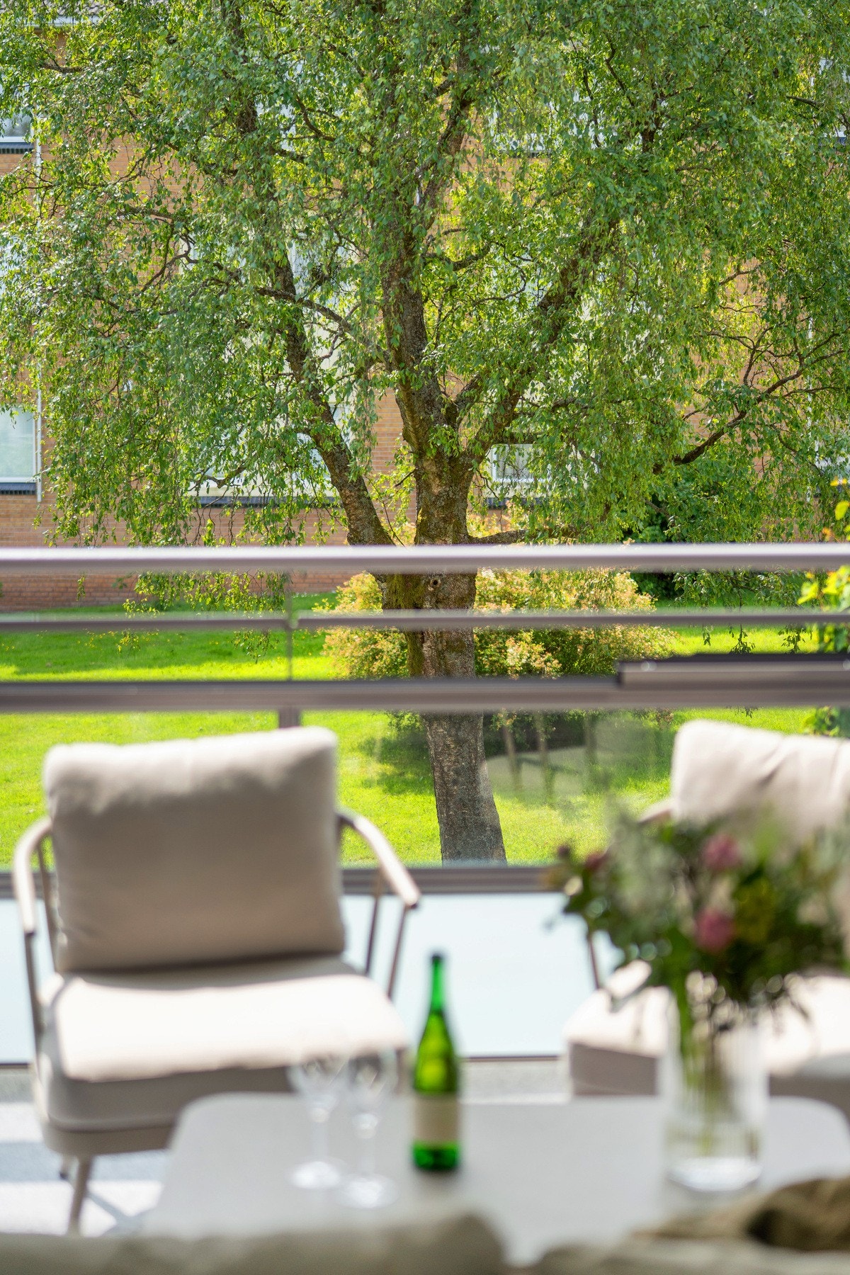 Balkongen er vendt mot sør og har gode solforhold. Galleribilde