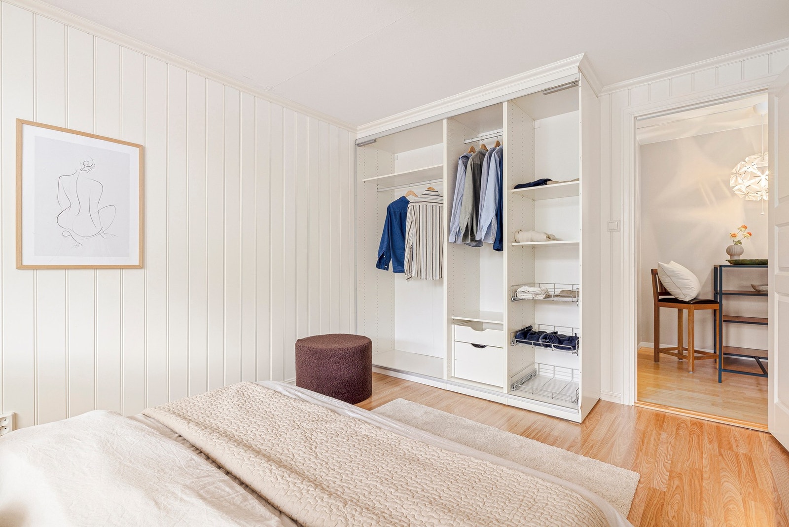 Rikelig med plass til oppbevaring og ønsket møblering Galleribilde