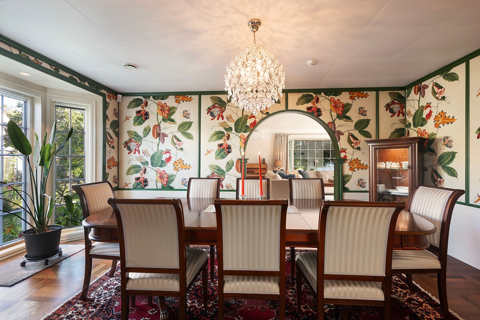 Her kan du samle gjester til et bedre måltid med elegant tekstiltapet på vegger Galleribilde