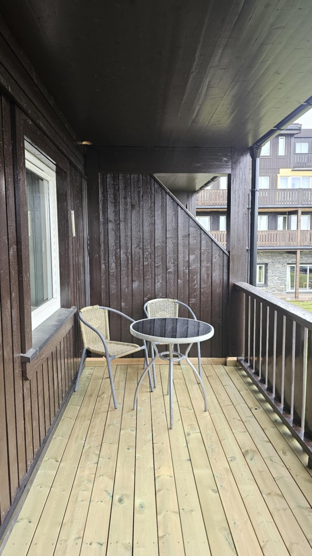 Sameiet har tatt igjen alle terrasser i 2025, dette arbeidet er nå ferdigstilt på denne leiligheten Galleribilde