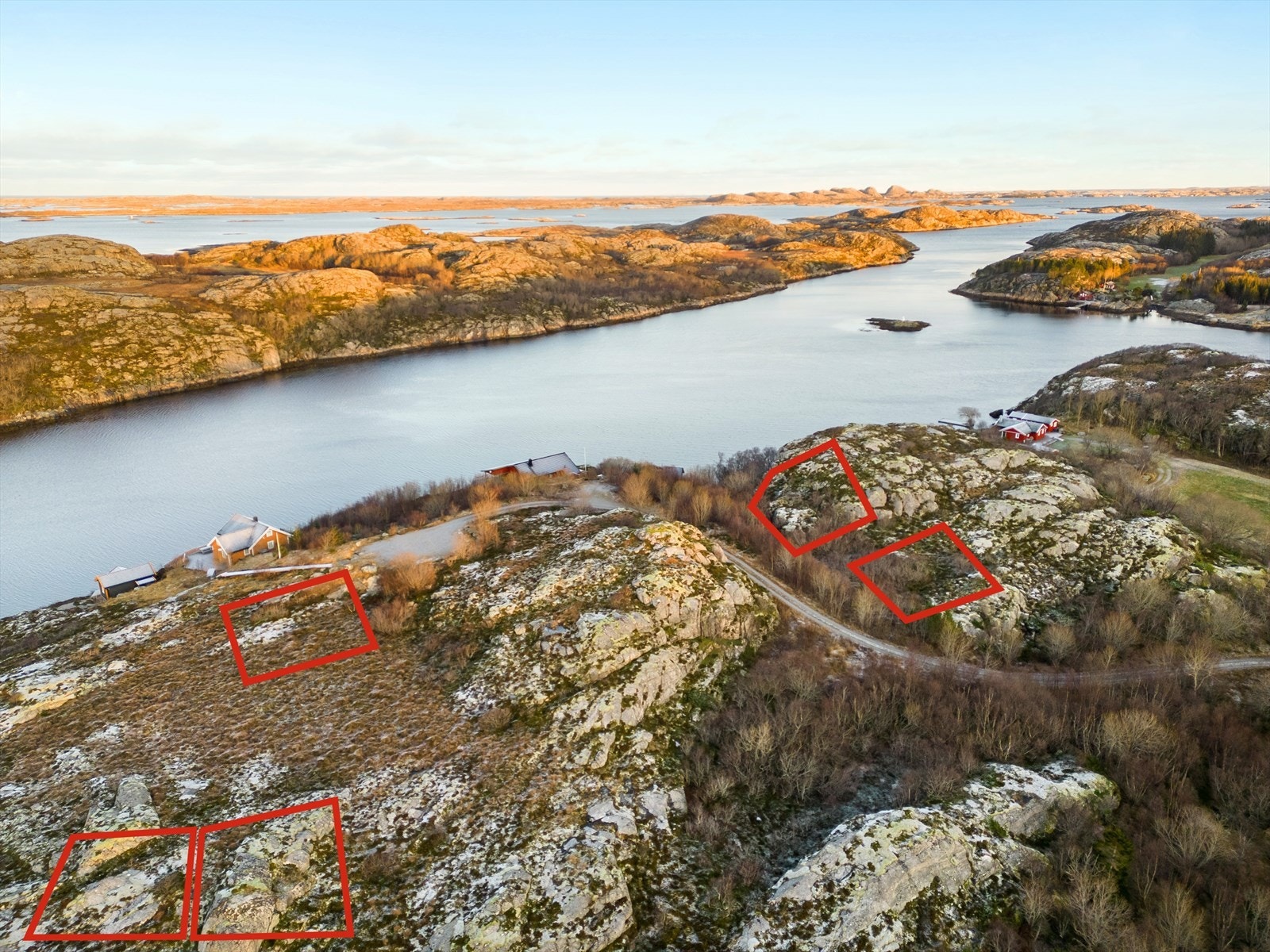 Her er det markedert inn ca hvor de ledige tomtene ligger Galleribilde