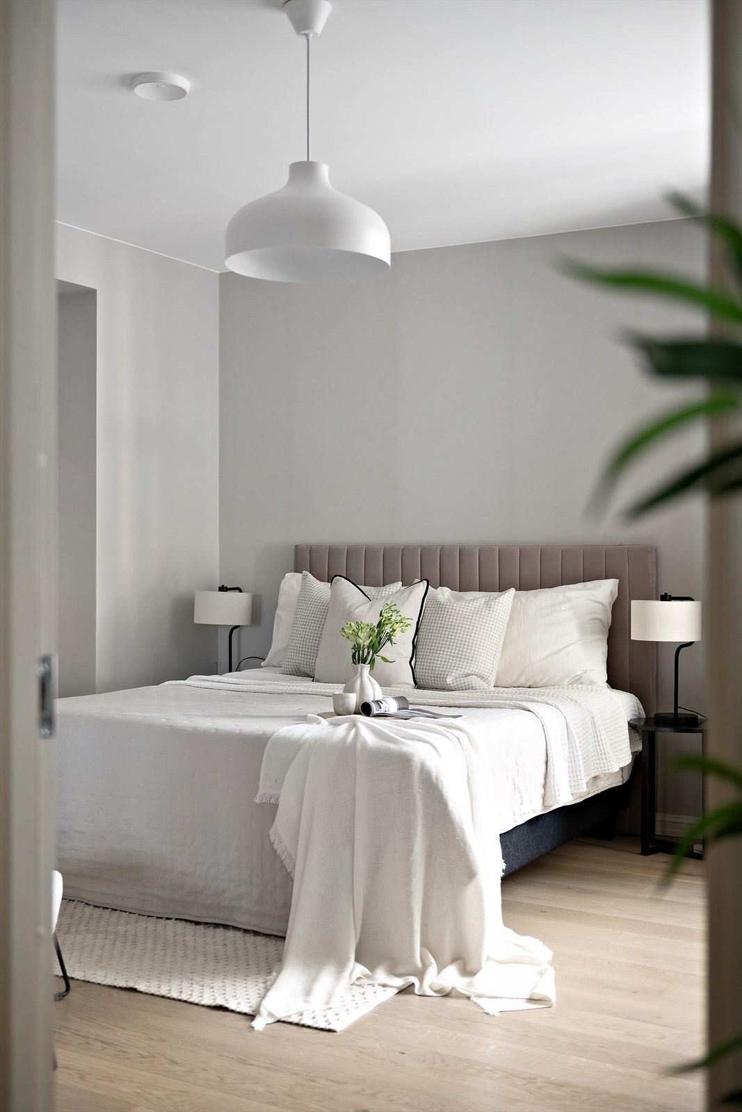 Soverommene holder en høy standard og er romslige Galleribilde