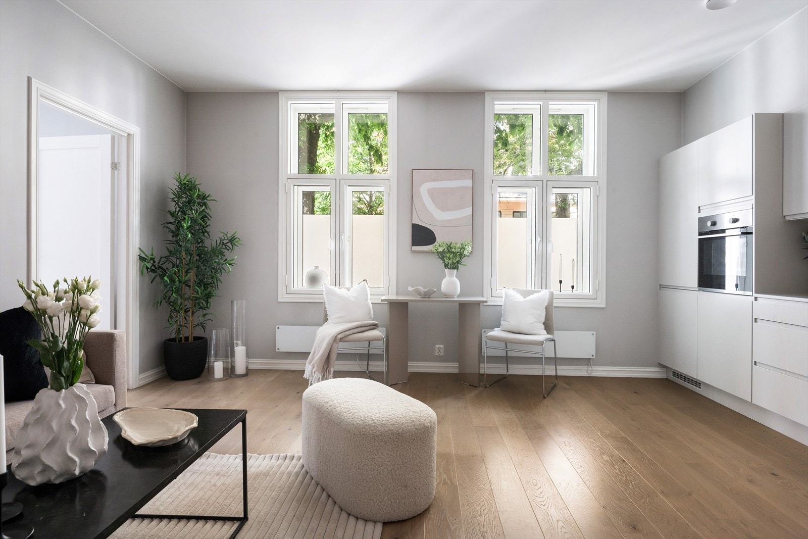 Dette er en stor og innbydende 3-roms med flott beliggenhet Galleribilde