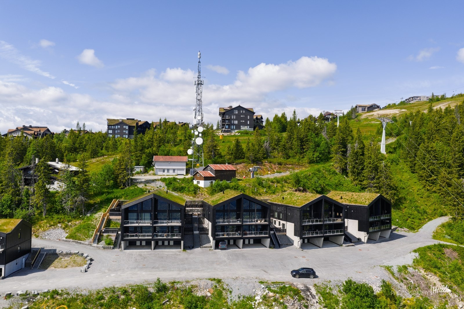 Leiligheten ligger rett ved alpinanlegget med ski in/ut. Galleribilde