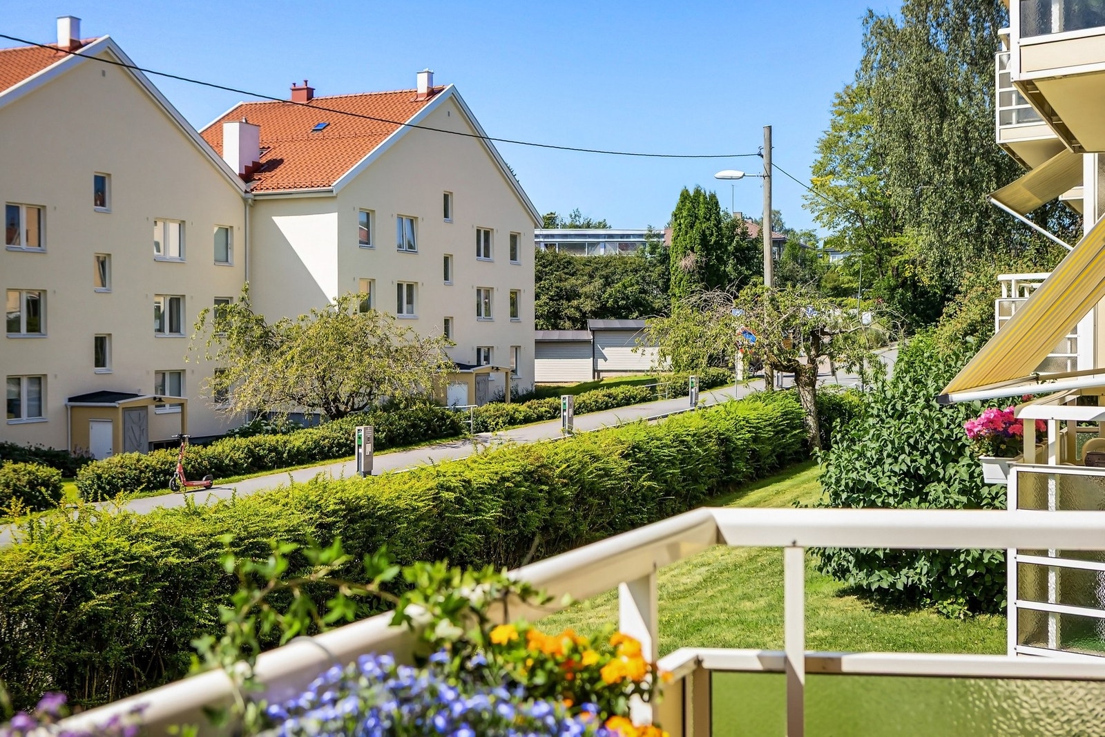 Flott utsyn mot et pent nærområde. Galleribilde
