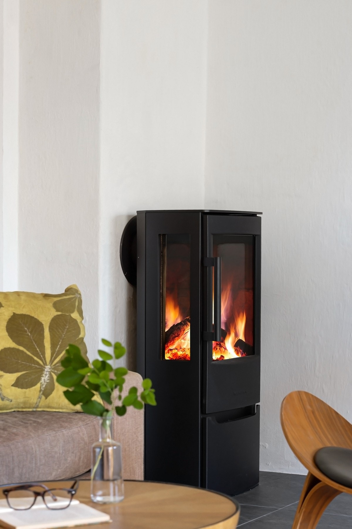 En moderne vedovn sørger for god temperatur på kaldere dager. Galleribilde