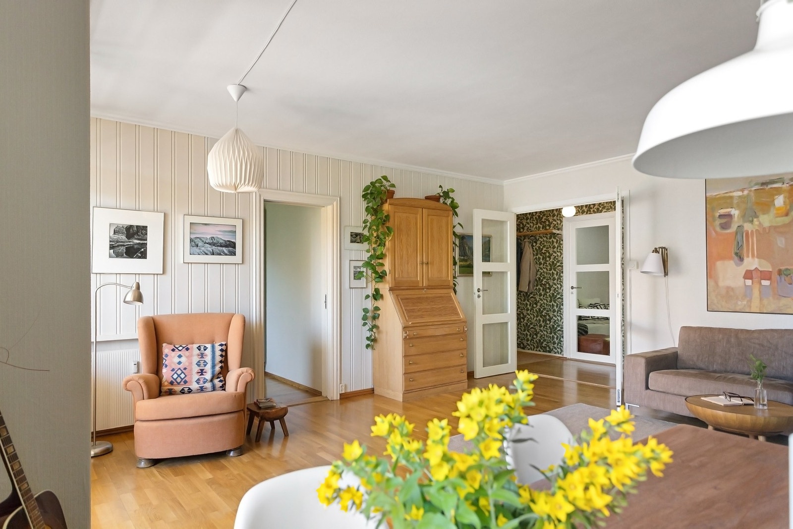 Fra stuen er det inngang til både kjøkken og gang. Galleribilde