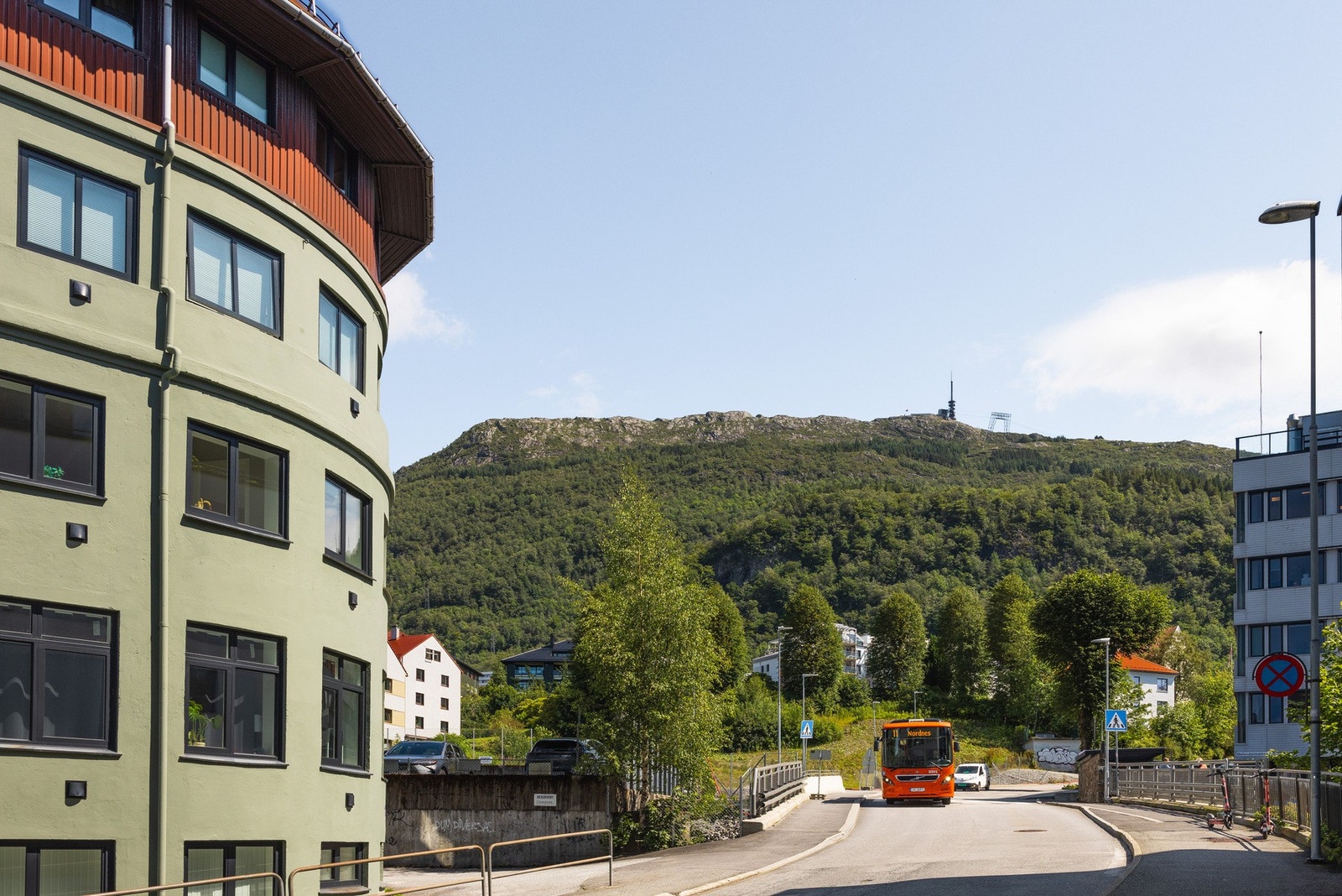 Vinduer er nylig byttet, samt malt/pussing av fasade gjort i 2023. Galleribilde