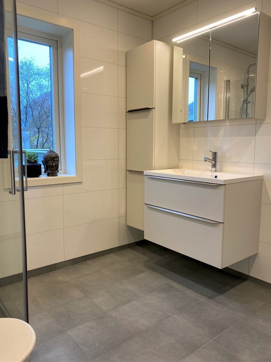 Felles Bad. Det er også separat toalett Galleribilde