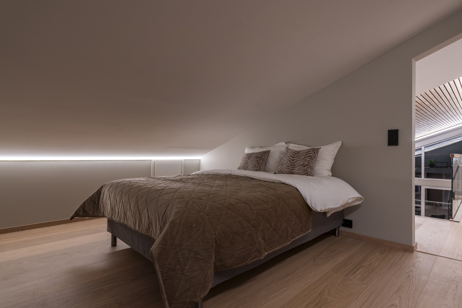 Innredet rom på hems Galleribilde