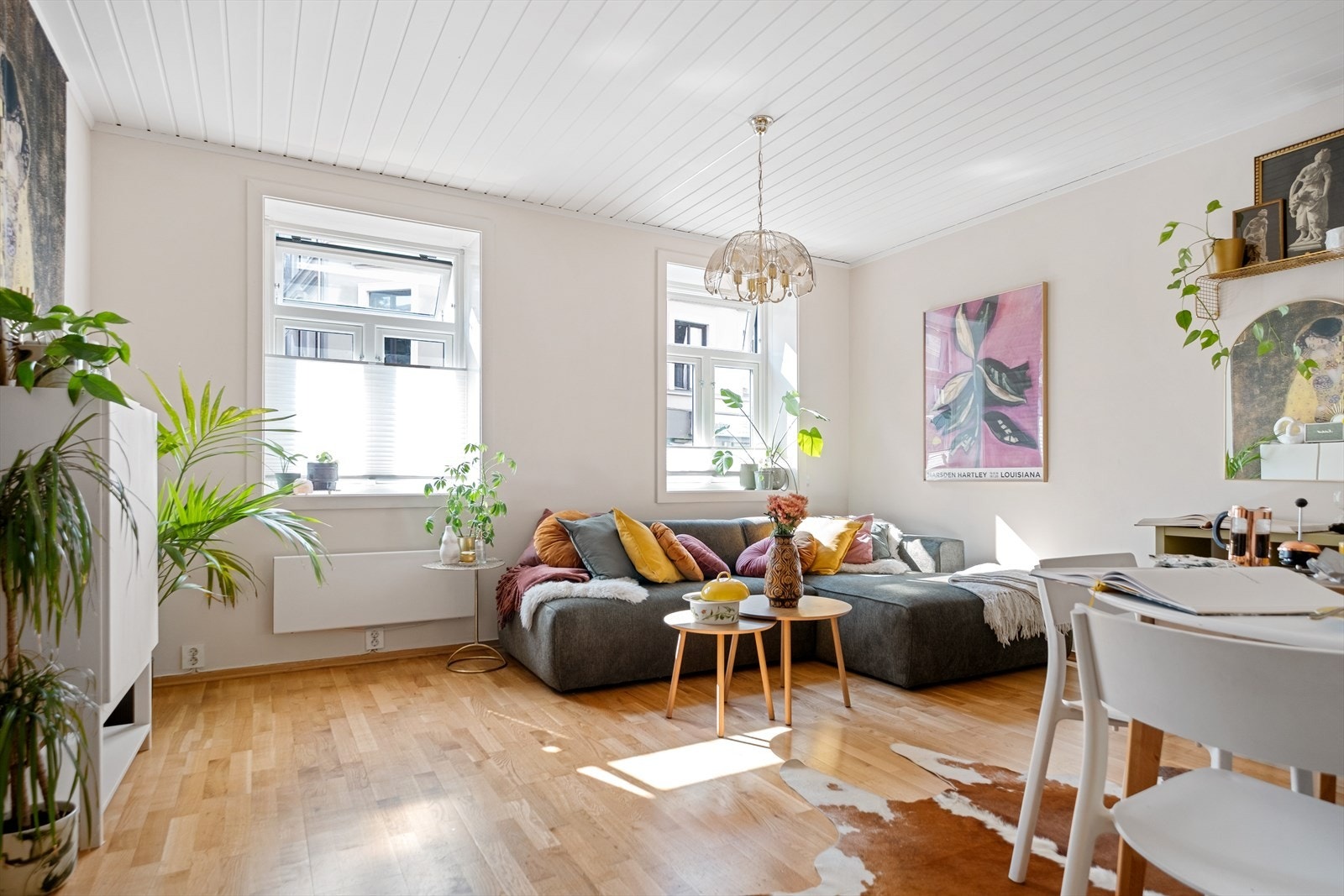 Velkommen til Tøyengata 24! En lys og innbydende 3-roms med attraktiv beliggenhet. Galleribilde