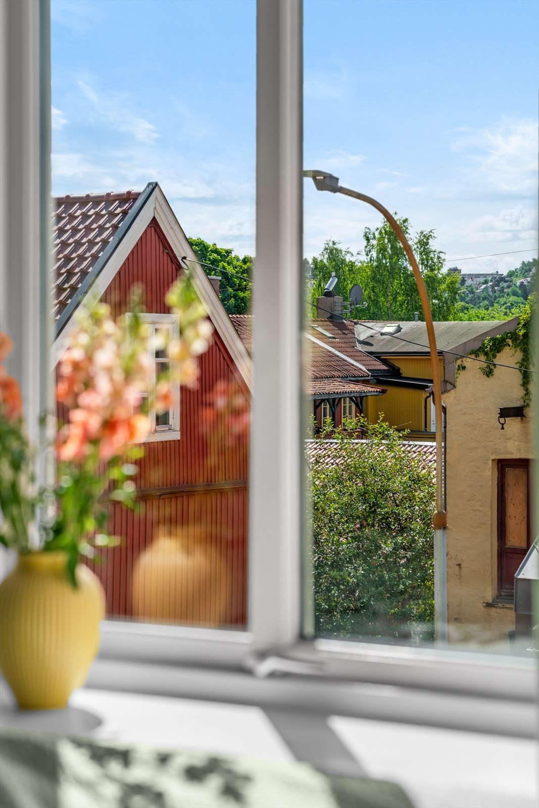 Leiligheten har sentral beliggenhet i et etablert boområde på idylliske Kampen Galleribilde