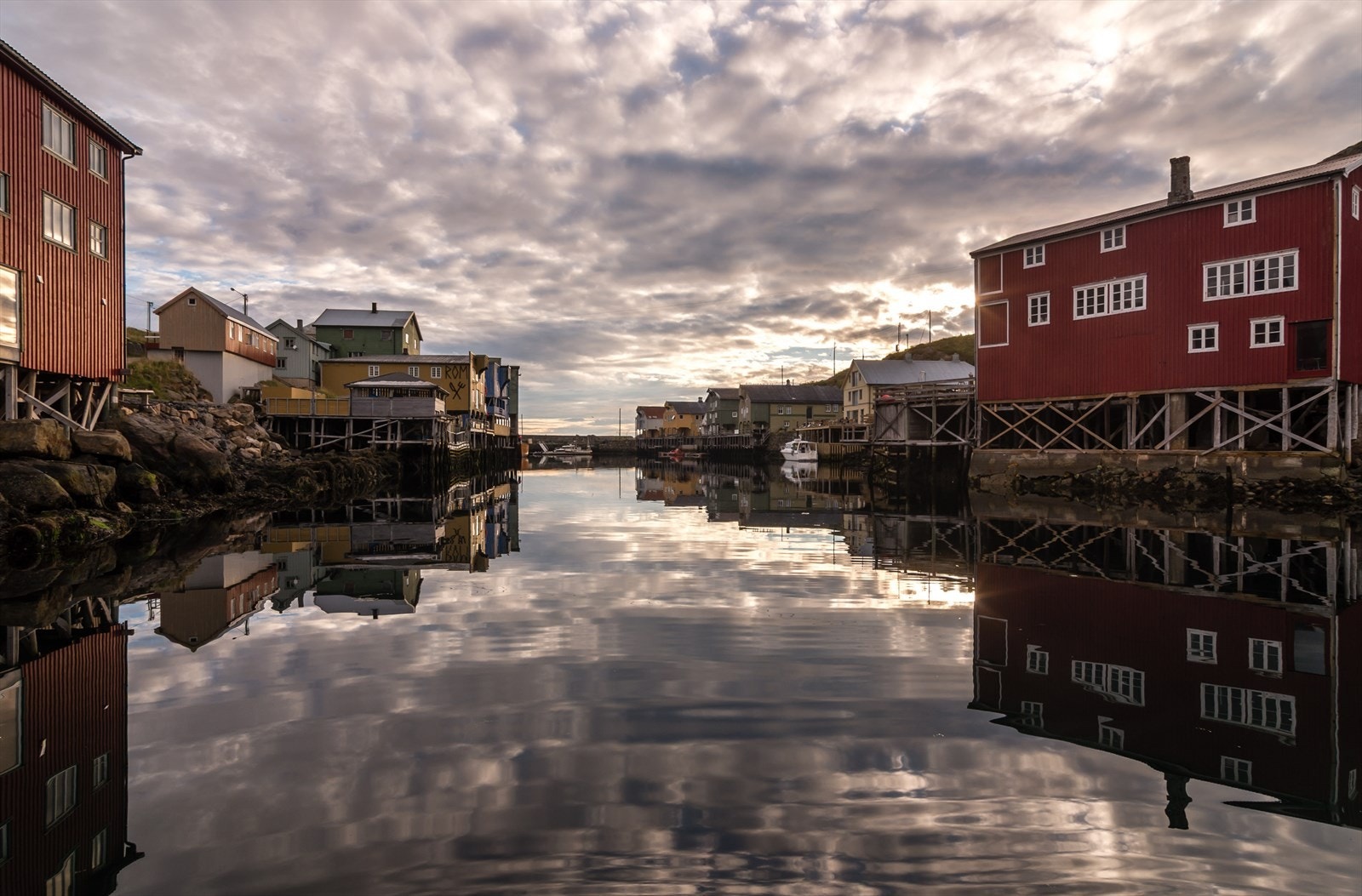72 Ankomst med båt til Nyksund.JPG Galleribilde