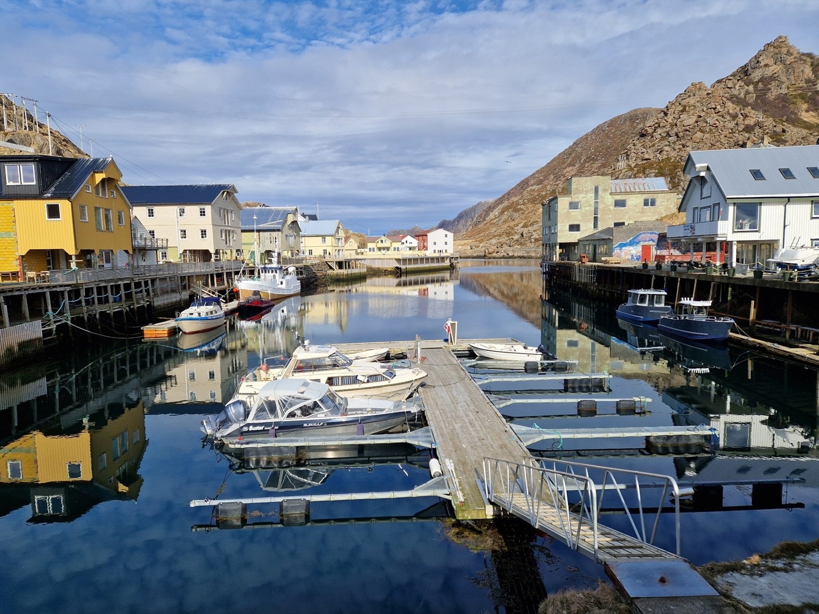 13 Nyksund havn.jpg Galleribilde