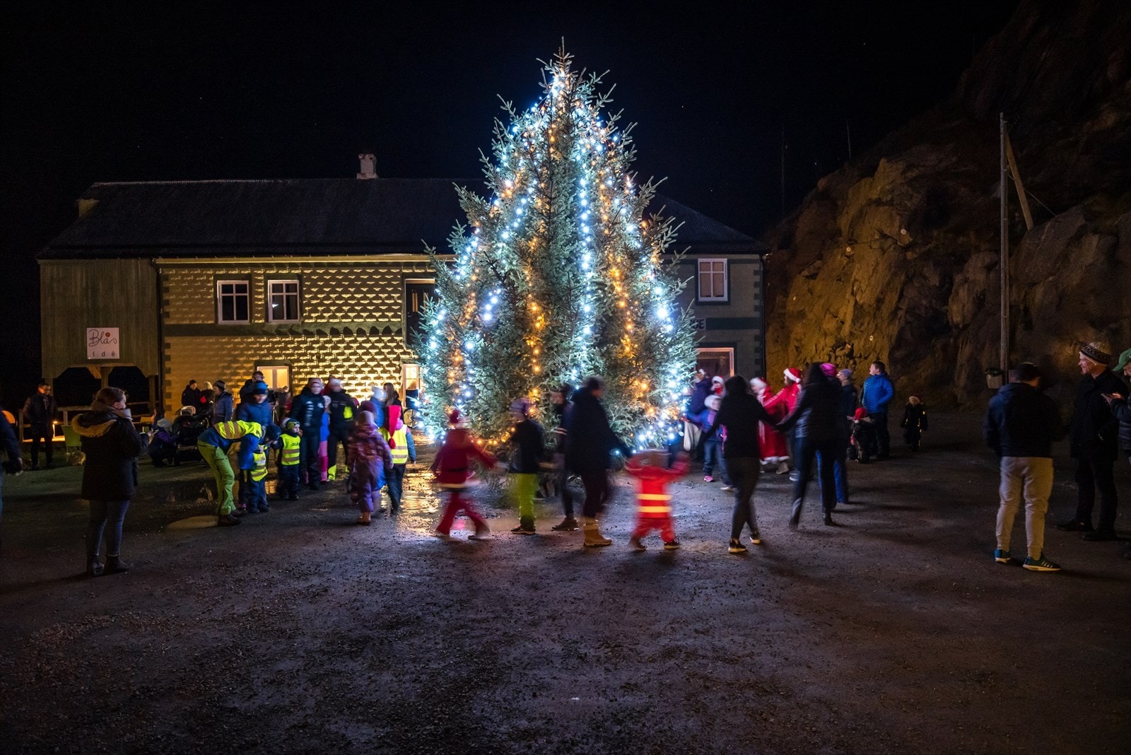 80 Julegrantenning i Nyksund.JPG Galleribilde