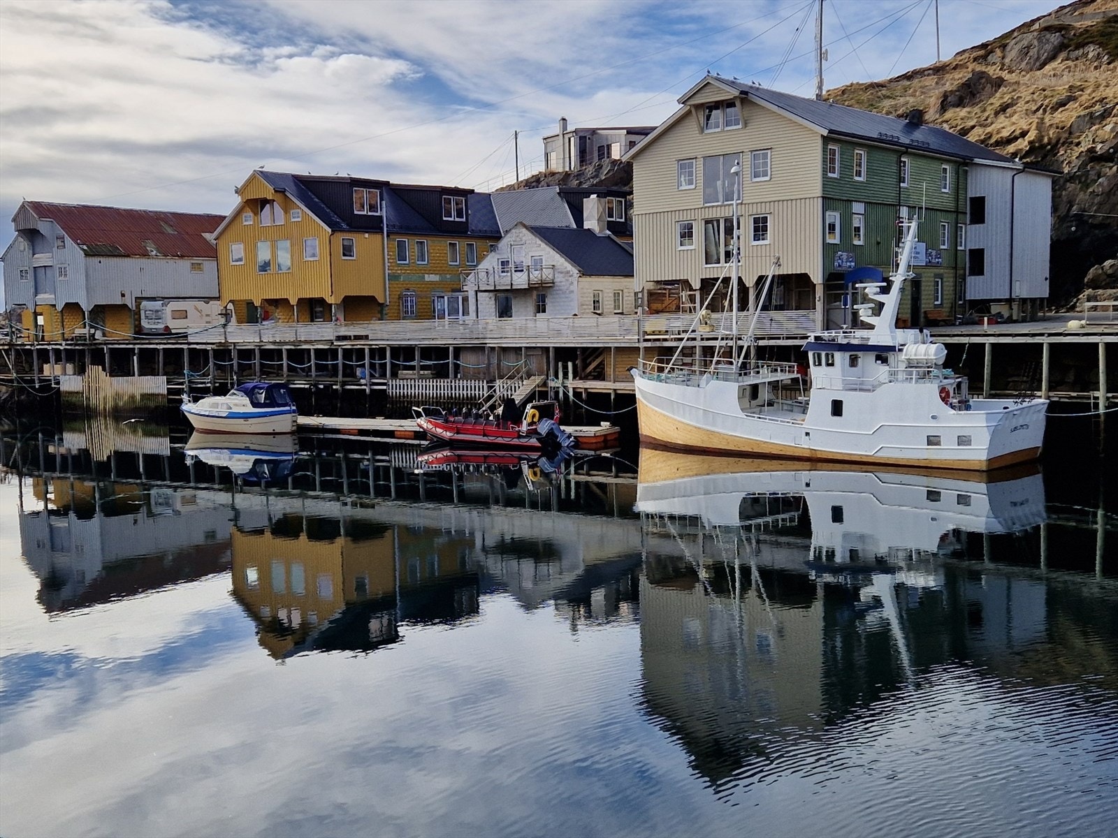 74 Brygger på Nyksundøya.jpg Galleribilde