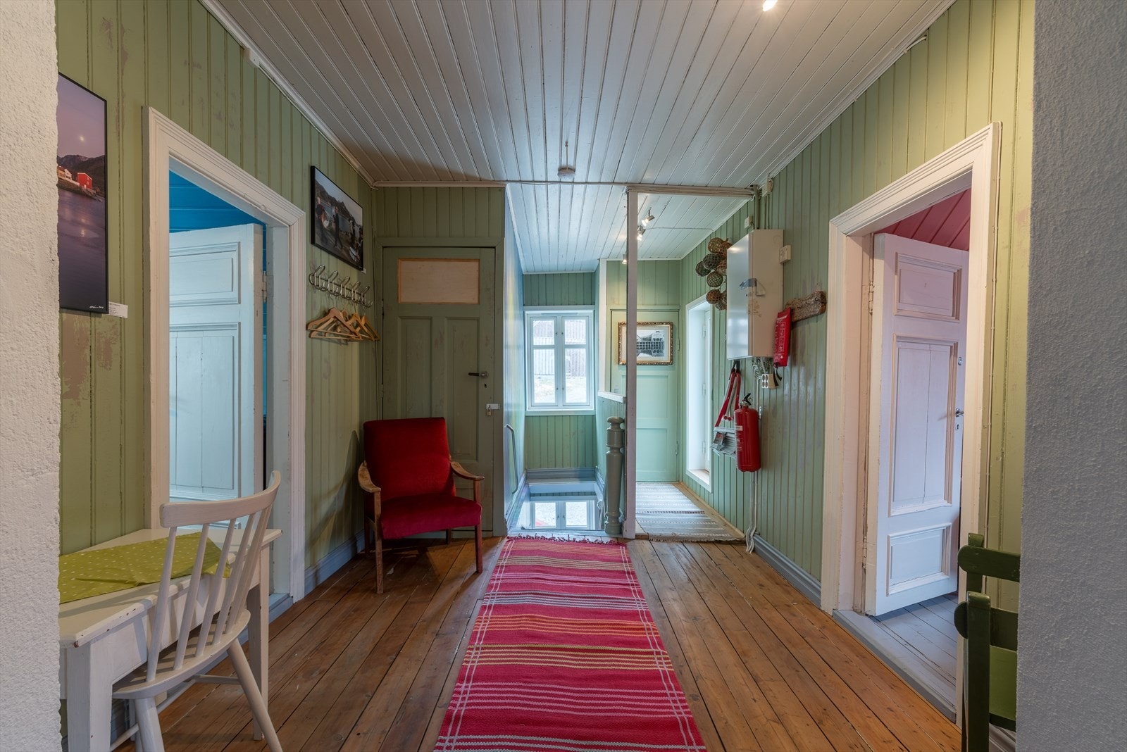 49 Hall i 2.etasje.JPG Galleribilde