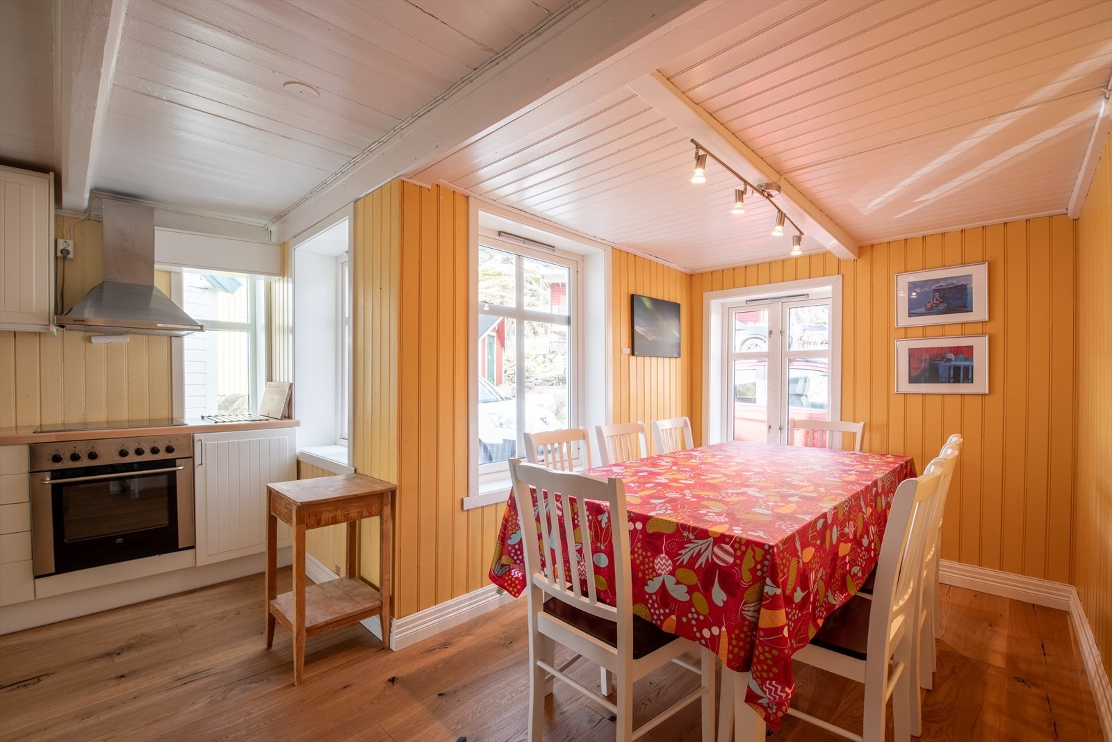 42 Kjøkken med spiseplass.JPG Galleribilde