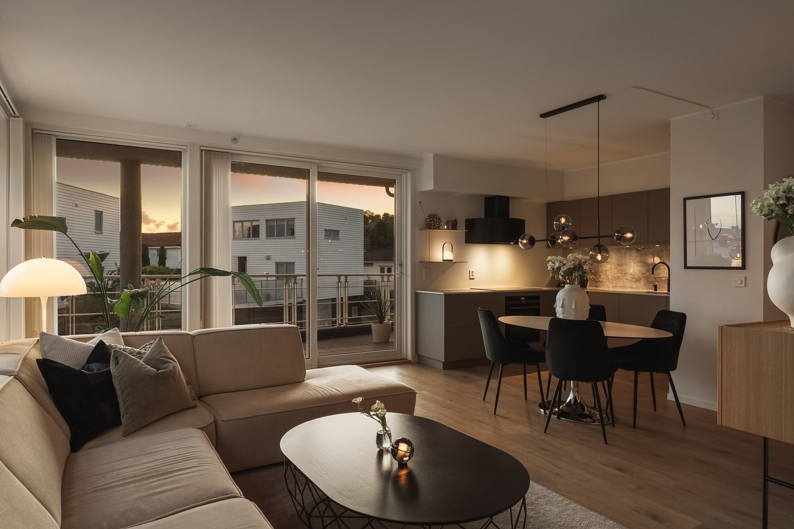 Dette er en svært flott leilighet med gjennomgående høy standard. Galleribilde