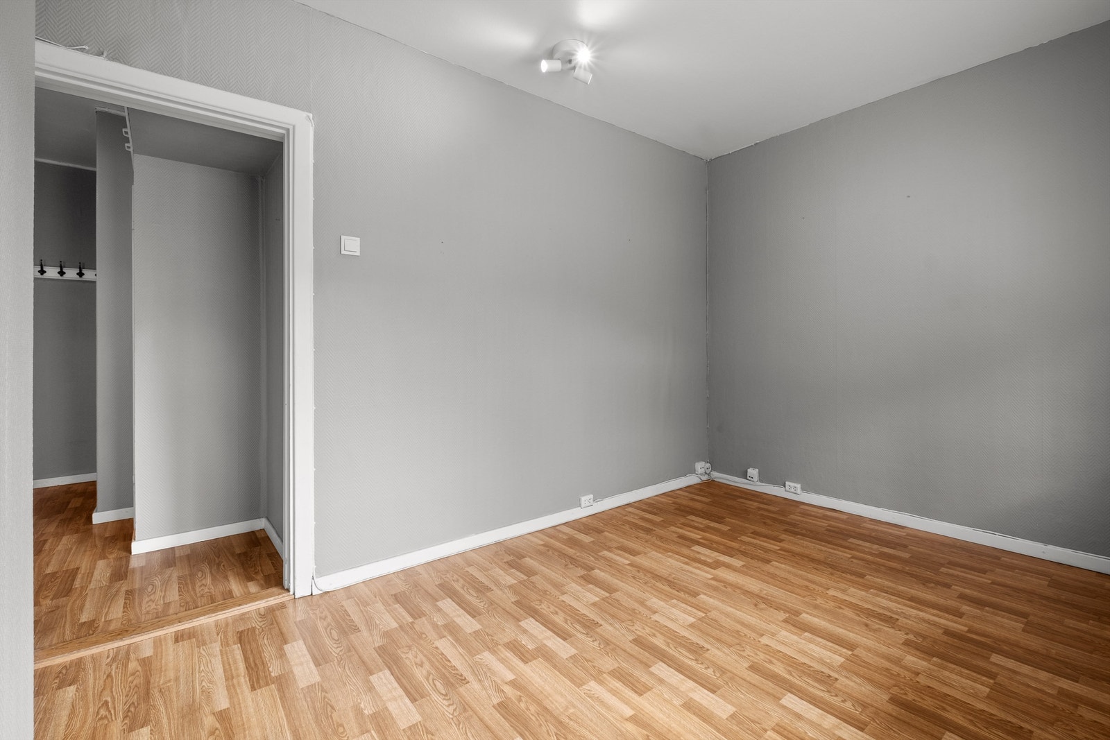 Leiligheten disponerer både kjellerbod og loftsbod med mye oppbevaringsmuligheter. Galleribilde