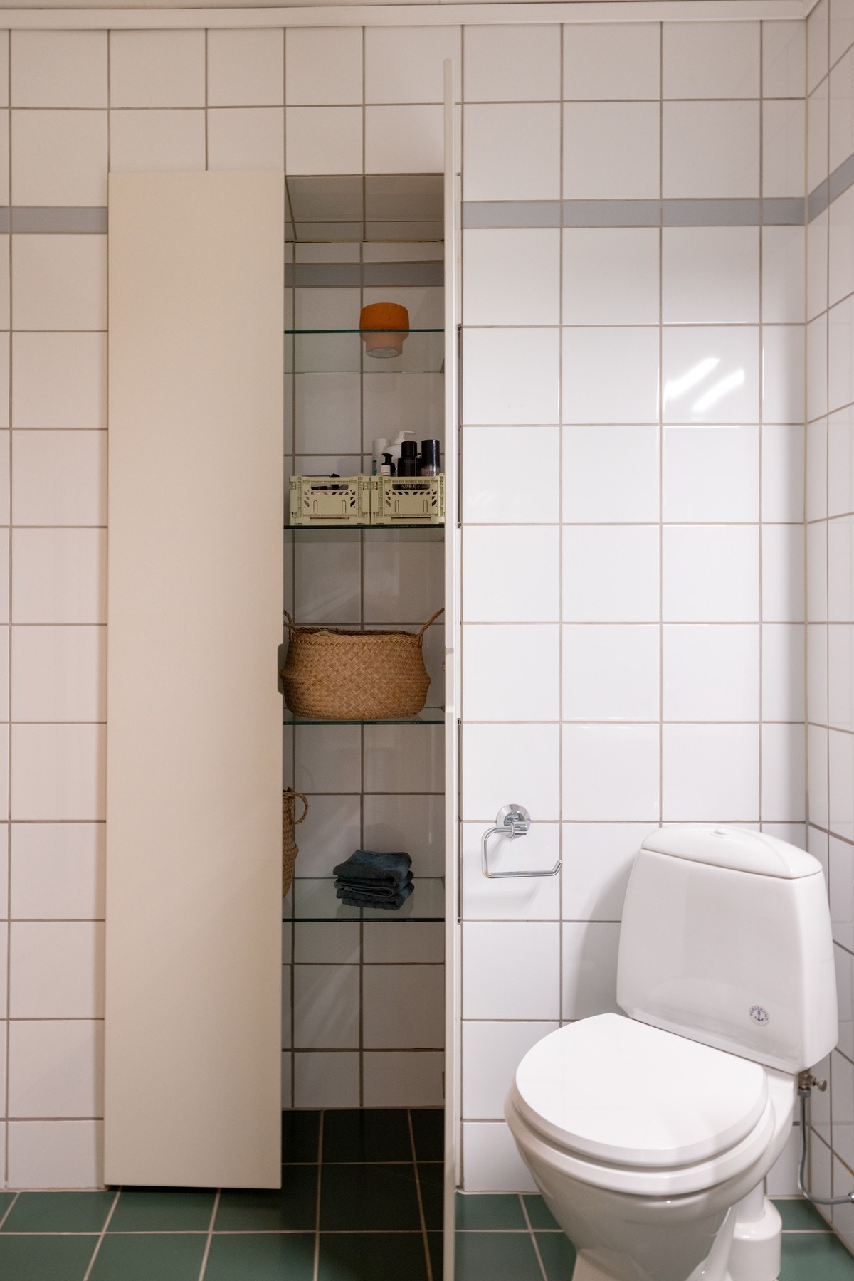 Praktisk innebygd skap for oppbevaring. Galleribilde